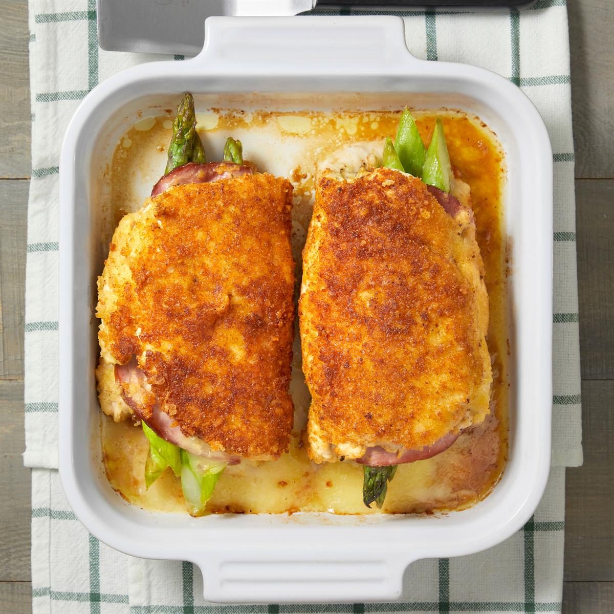 One-Skillet Asparagus Parmesan Chicken: Quick & Cheesy Meal